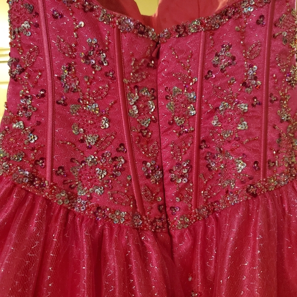 Prom/Pageant dress. - Picture 3 of 8